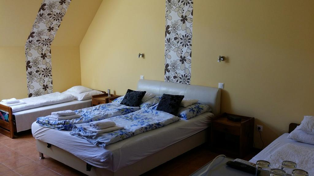 Bastya Hotel Makó Exteriör bild